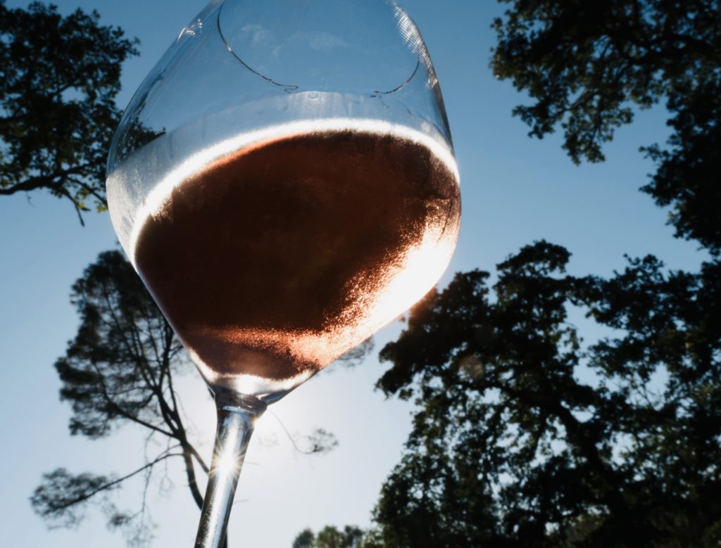 Un bon verre de vin rosé bien frais