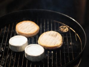 Fromage grillé au barbecue