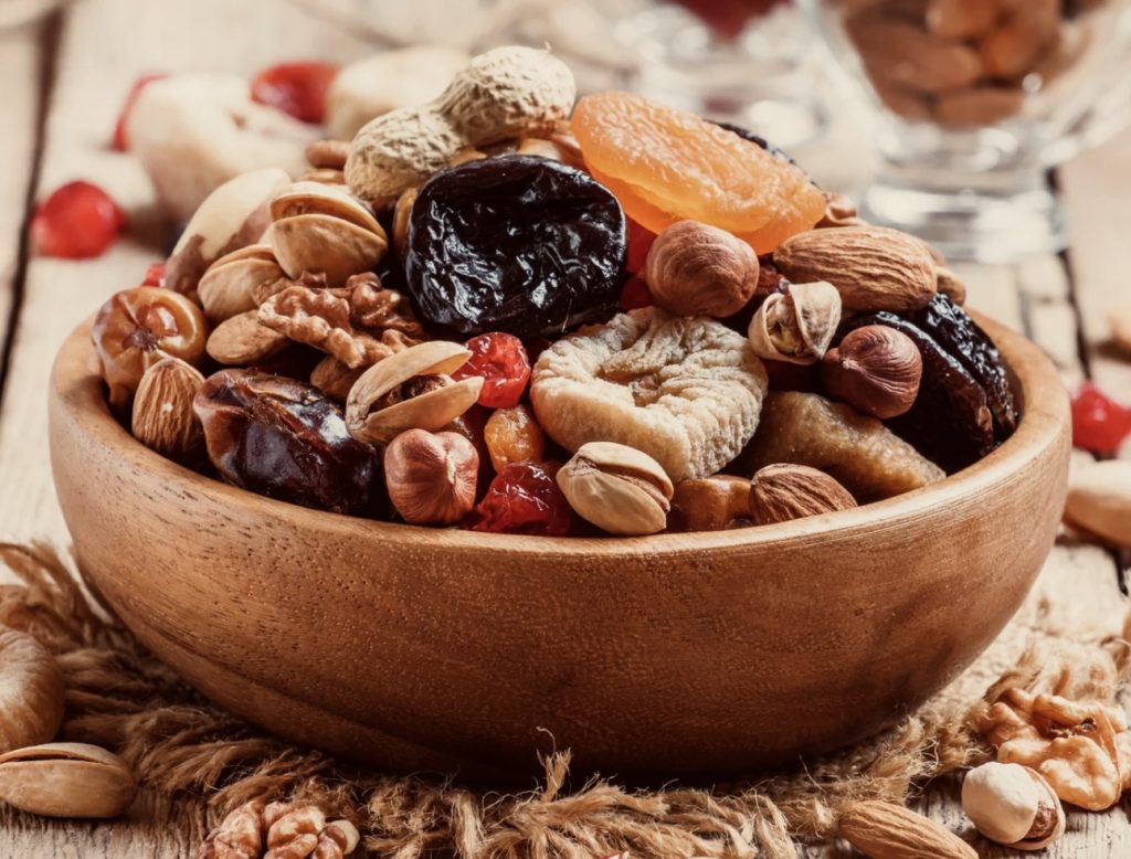 Fruits secs et confits en accompagnements pour le fromage en automne et en hiver