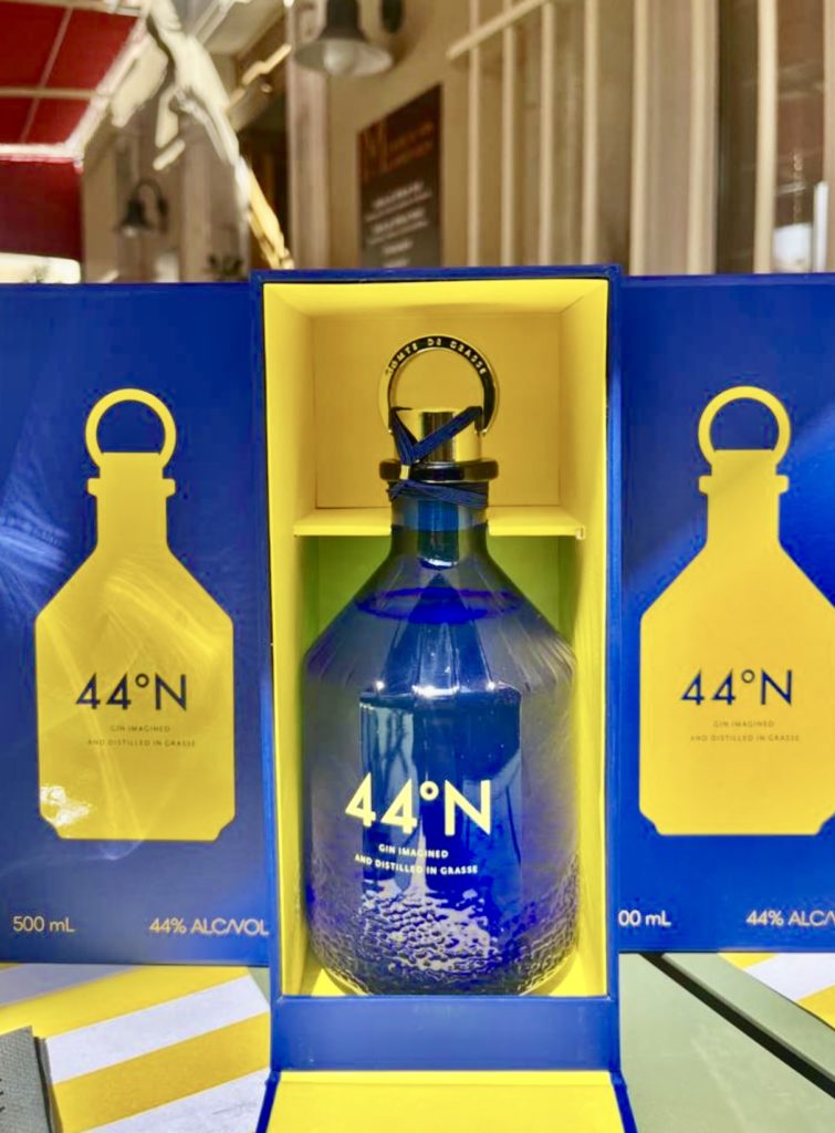 Gin français inspiré du monde de la parfumerie à Grasse